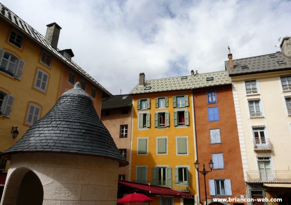 Place d'Armes Briançon